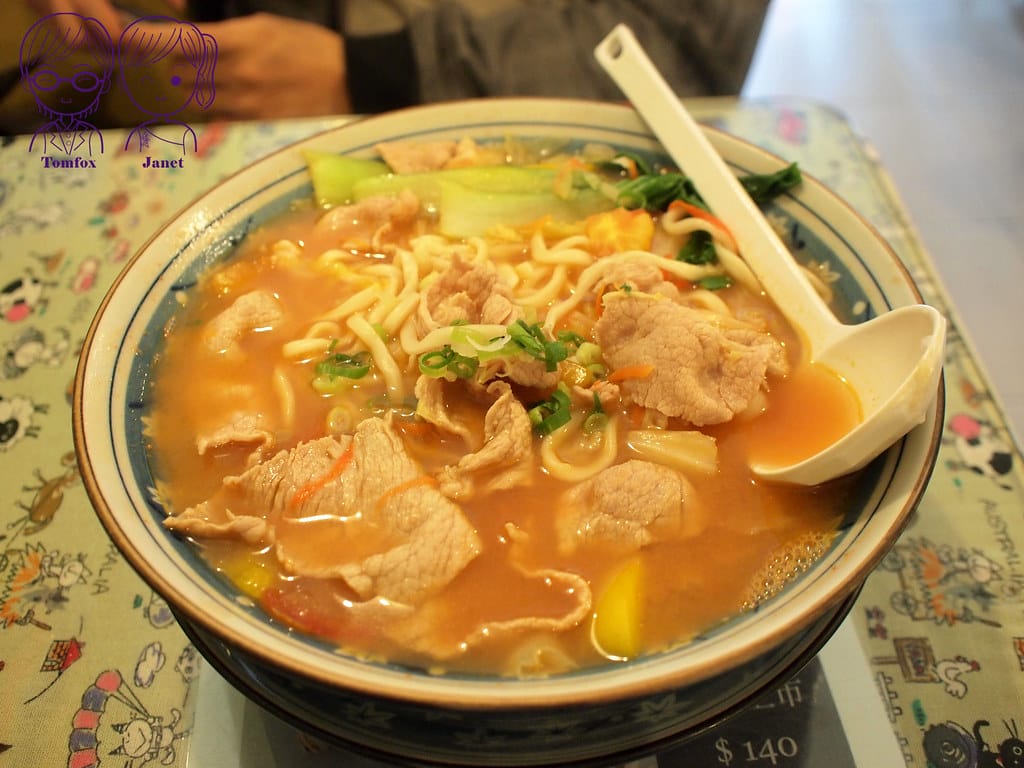 12 麥子磨麵 蕃茄豬肉片拉麵