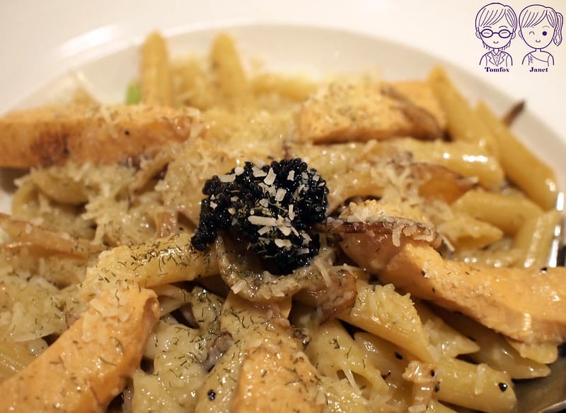 30 Bianco 魚子醬鮭魚筆管麵