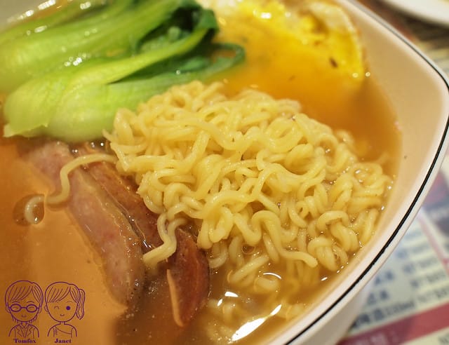 25 Hong Kong 茶水攤 餐肉煎蛋公仔麵