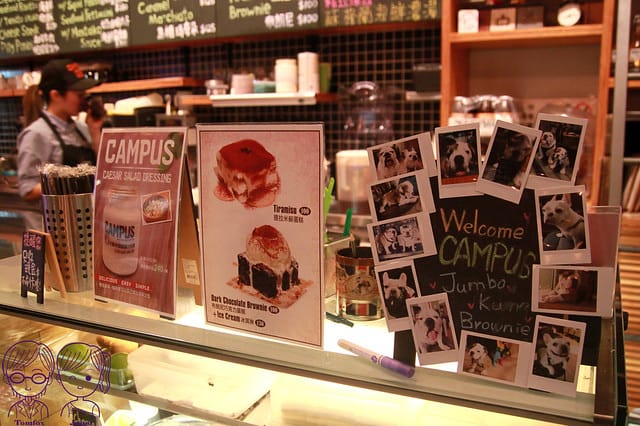 11 Campus Cafe 鬥牛犬