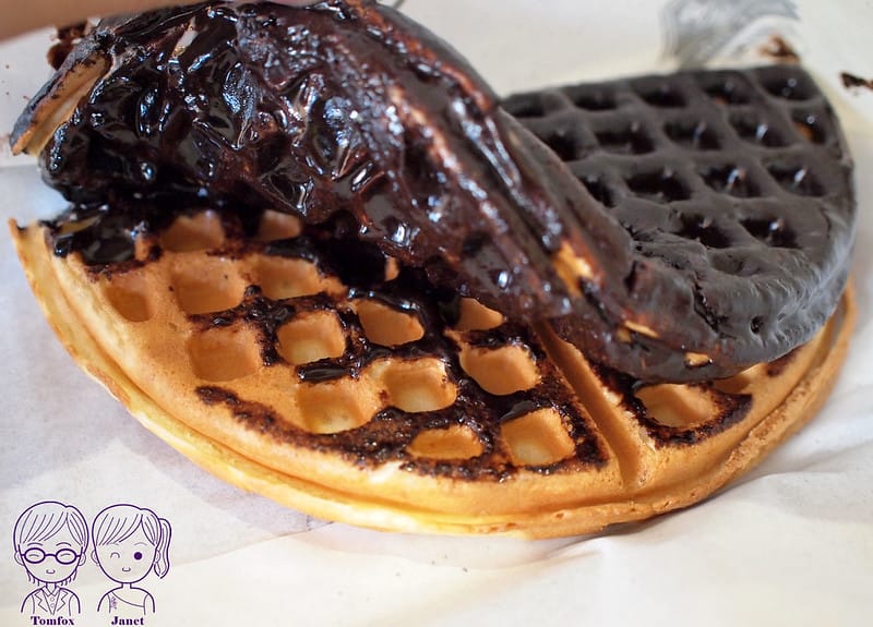 20 黑瓦鬆餅 黑瓦Waffle