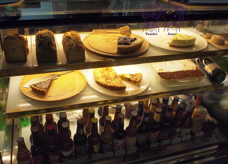 14 Merci cafe 甜點櫃