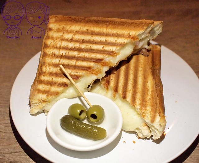 35 Chelsea's 蔬菜起司帕尼尼