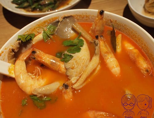 28 饗泰多 酸辣蝦湯