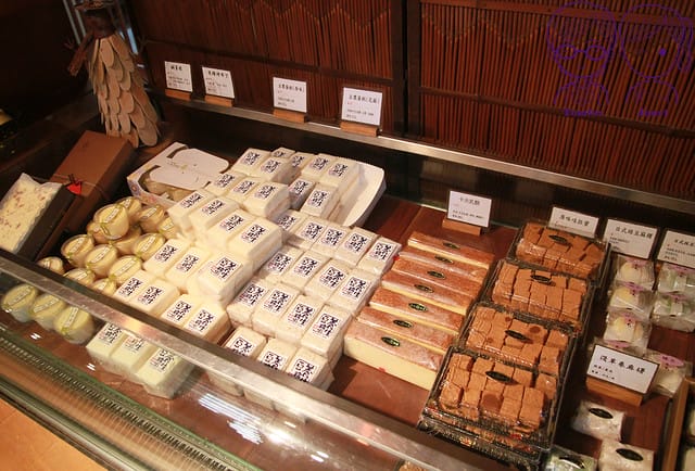 12 陳允寶泉(草悟道店) 冷藏櫃