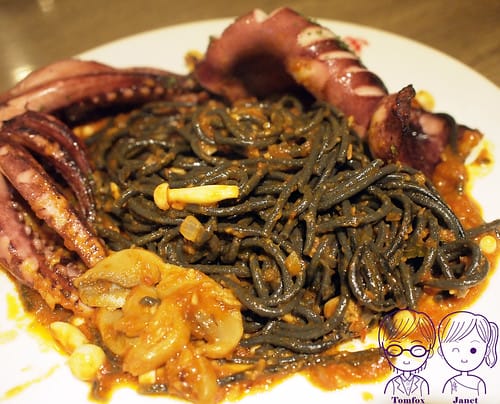 38 蘑菇森林 茄汁墨魚麵附煎烤魷魚排