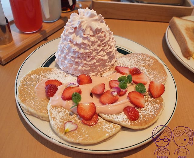 17 Eggs 'n Things Lea Lea Pancakes