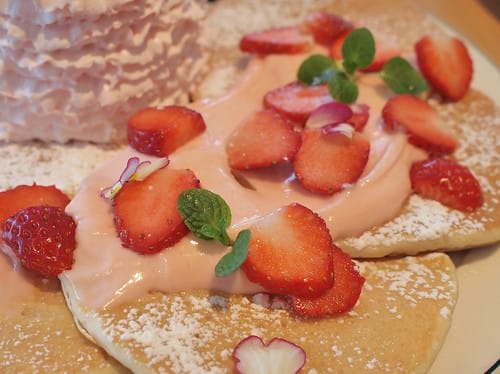 20 Eggs 'n Things Lea Lea Pancakes