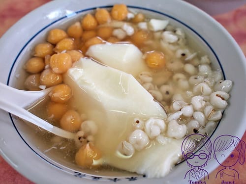 10 山泉水手工豆花店 雪蓮子薏仁豆花