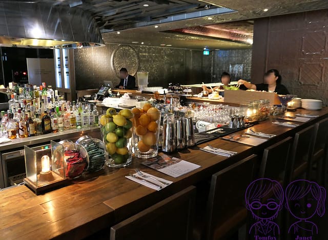 8 333 Restaurant & Bar 吧台區