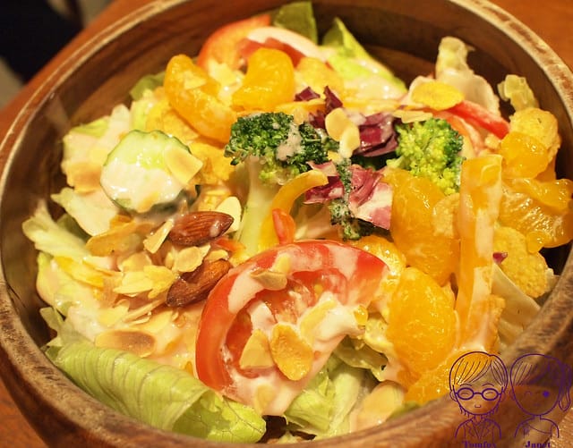 台北 -《CAMPUS CAFE-忠孝店》輕鬆學院風 聚餐餐 43 CAMPUS CAFE-忠孝店 綜合鮮蔬水果優格沙拉