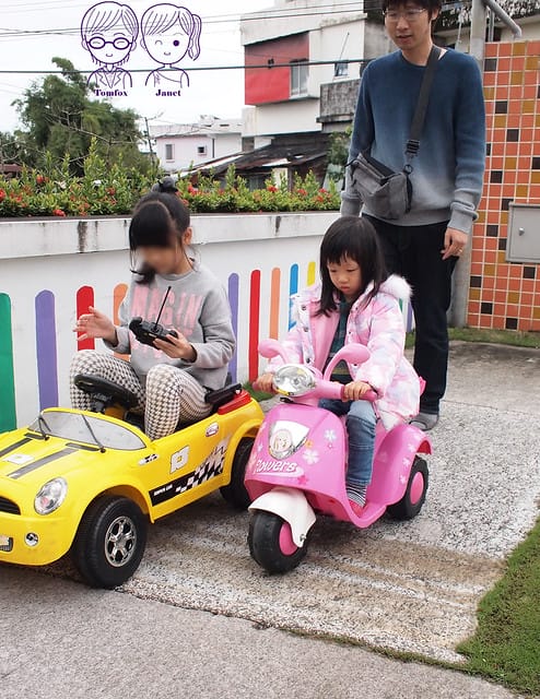 24 丟丟噹親子樂園民宿 電動車