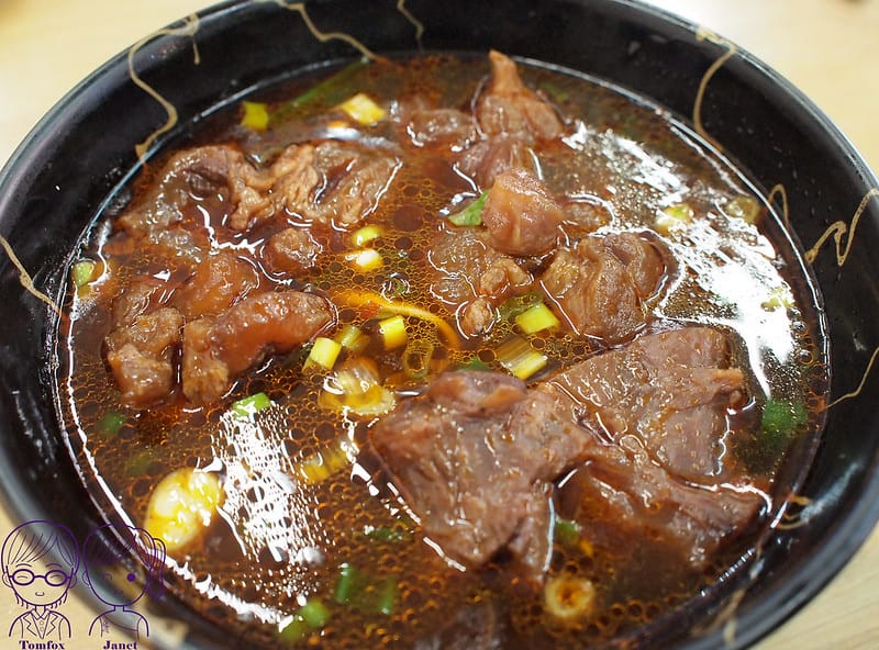 23 阿忠牛肉麵 紅燒半筋半肉麵