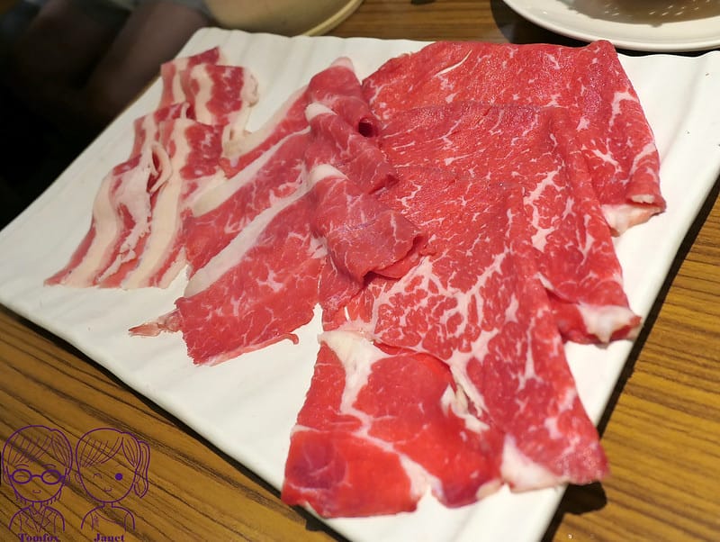 47 Akakara 赤から鍋(信義ATT店) 赤から鍋 牛肉盛合