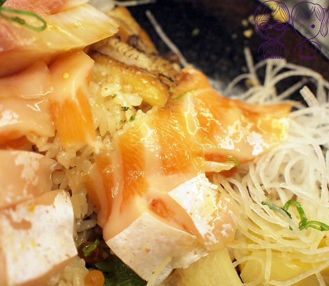 36 五漁村丼飯屋 主廚嚴選海景丼 鮭魚肚