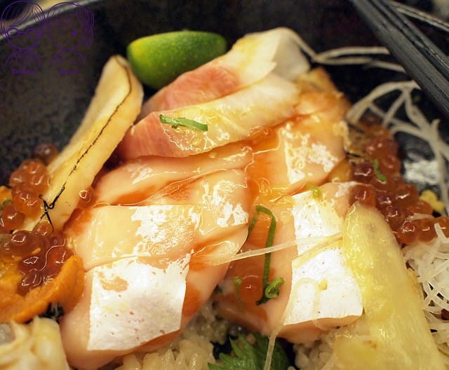 35 五漁村丼飯屋 主廚嚴選海景丼 鮭魚肚