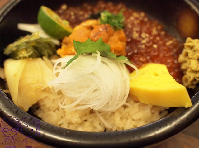 30 五漁村丼飯屋 鮭魚卵海膽丼