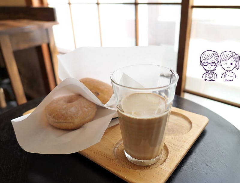 29 Haritts Donuts & Coffee 咖啡拿鐵