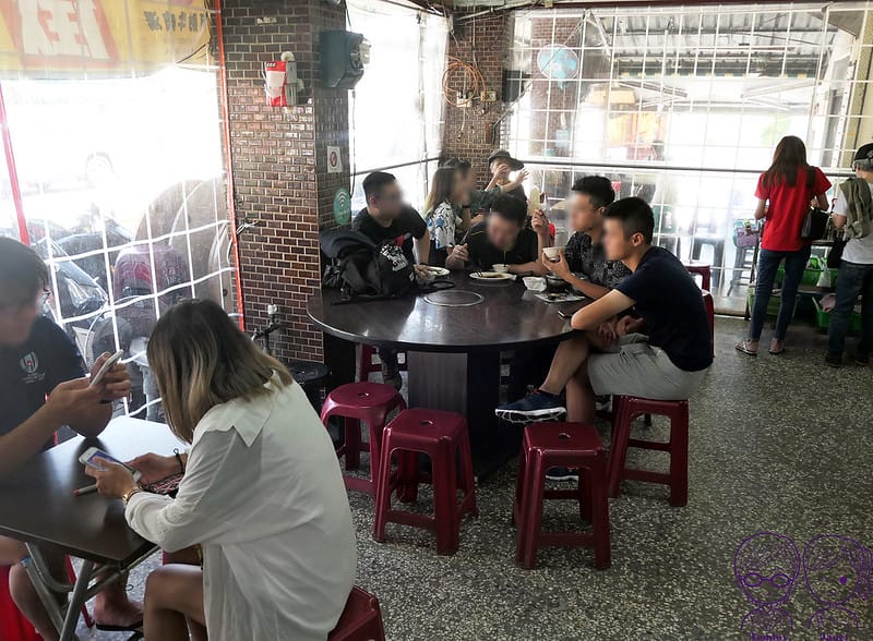 7 阿財牛肉湯 座位