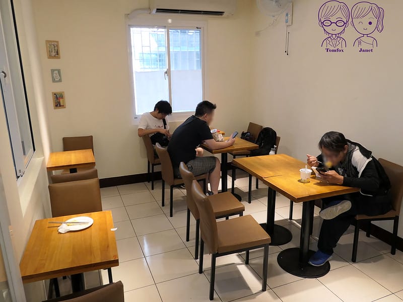 5 穩穩早餐店 座位