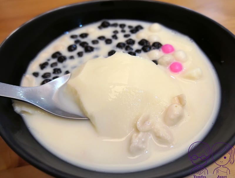 14 黑何子仙草專職鋪 豆漿豆花