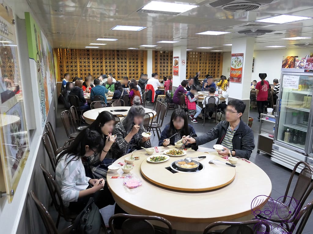 6 源坐羊肉店 用餐空間