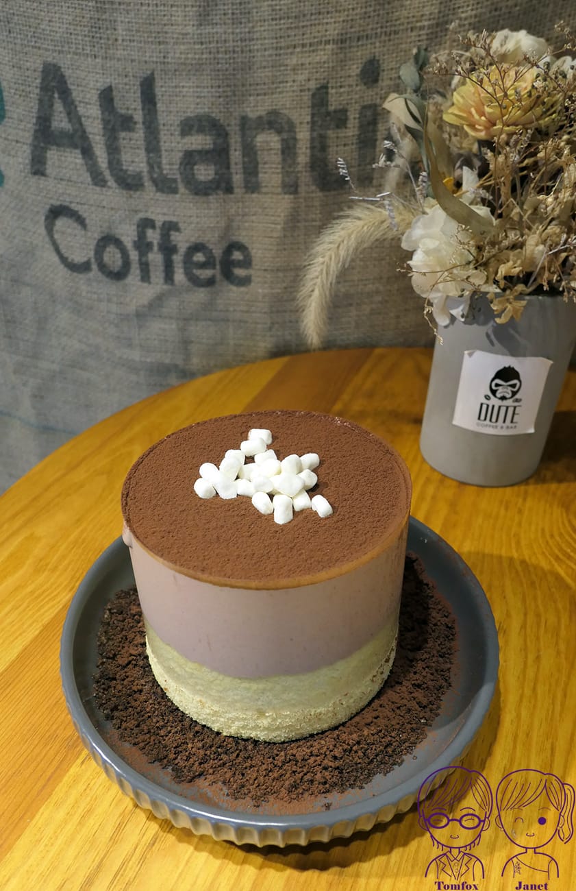 29 DUTE coffee%26;bar 雪崩蛋糕.最後的巧克力.jpg