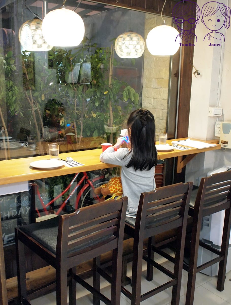5 小島廚房 內用空間.jpg