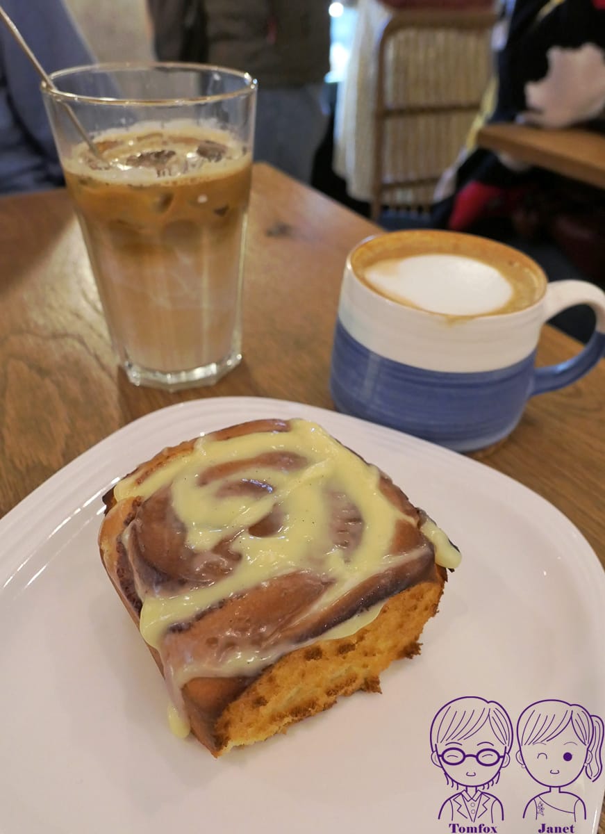 31 Miss V Bakery Cafe 奶油起司肉桂捲.jpg