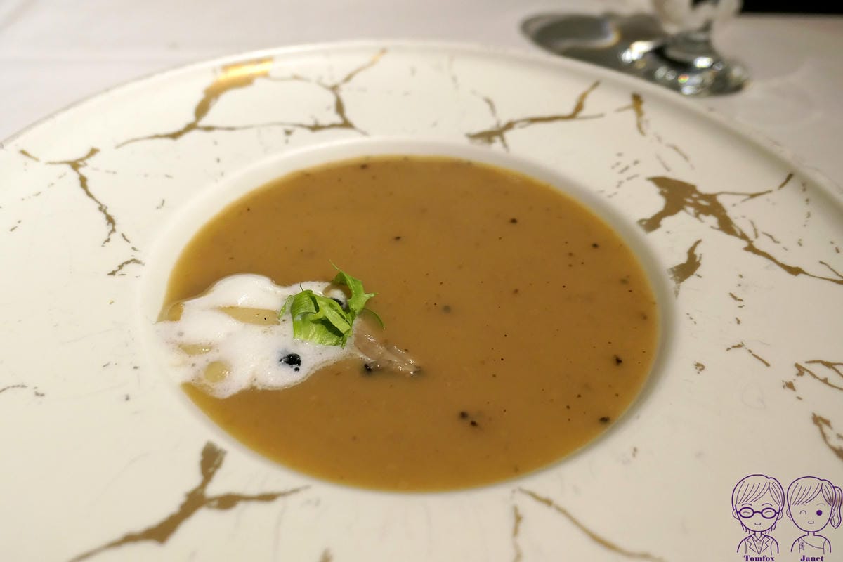 20 王品牛排 松露蕈菇濃湯.jpg