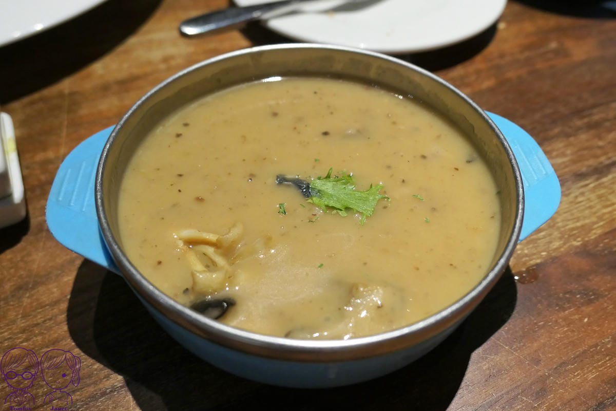 80 王品牛排 松露蕈菇濃湯.jpg