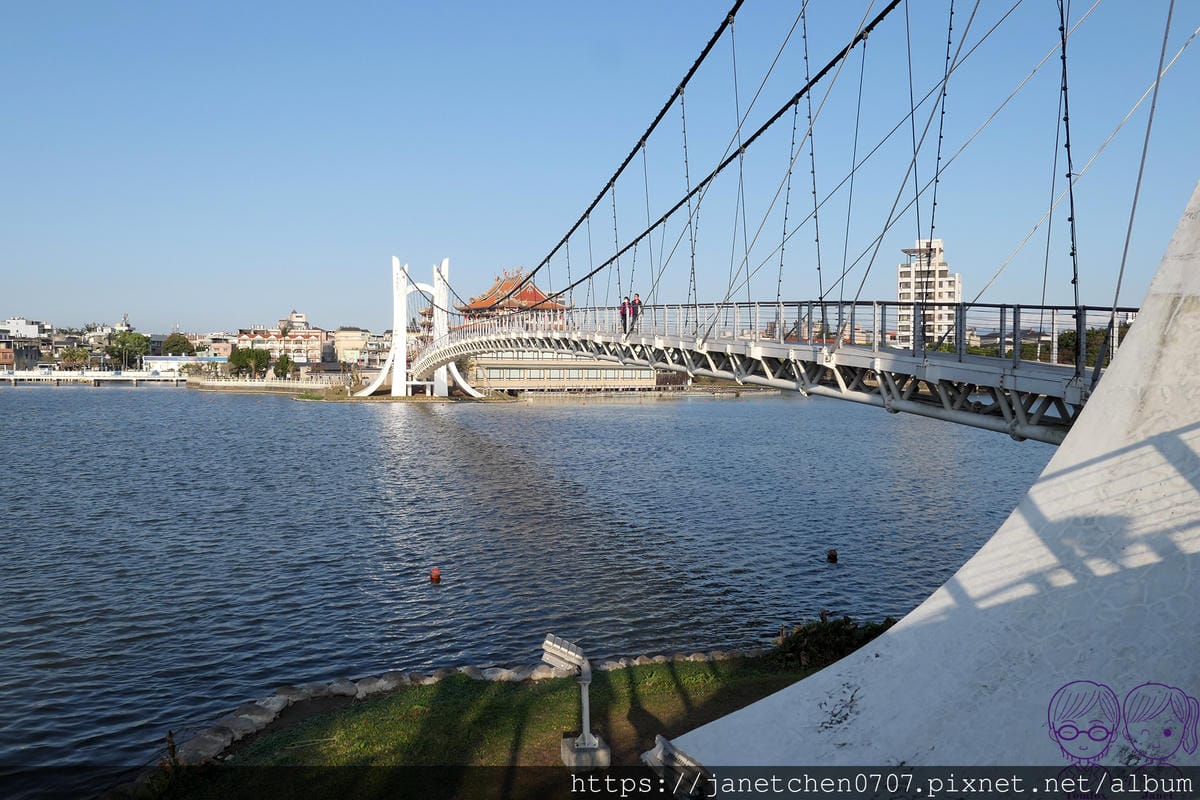 10 龍潭大池 吊橋.jpg