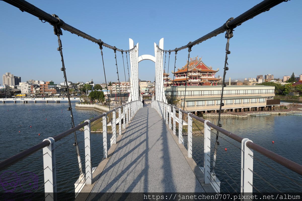 13 龍潭大池 吊橋.jpg