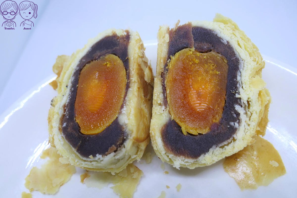 41 聯翔餅店 酥皮紅豆蛋黃酥.jpg