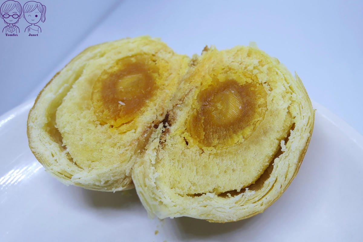 44 聯翔餅店 綠豆蛋黃酥.jpg