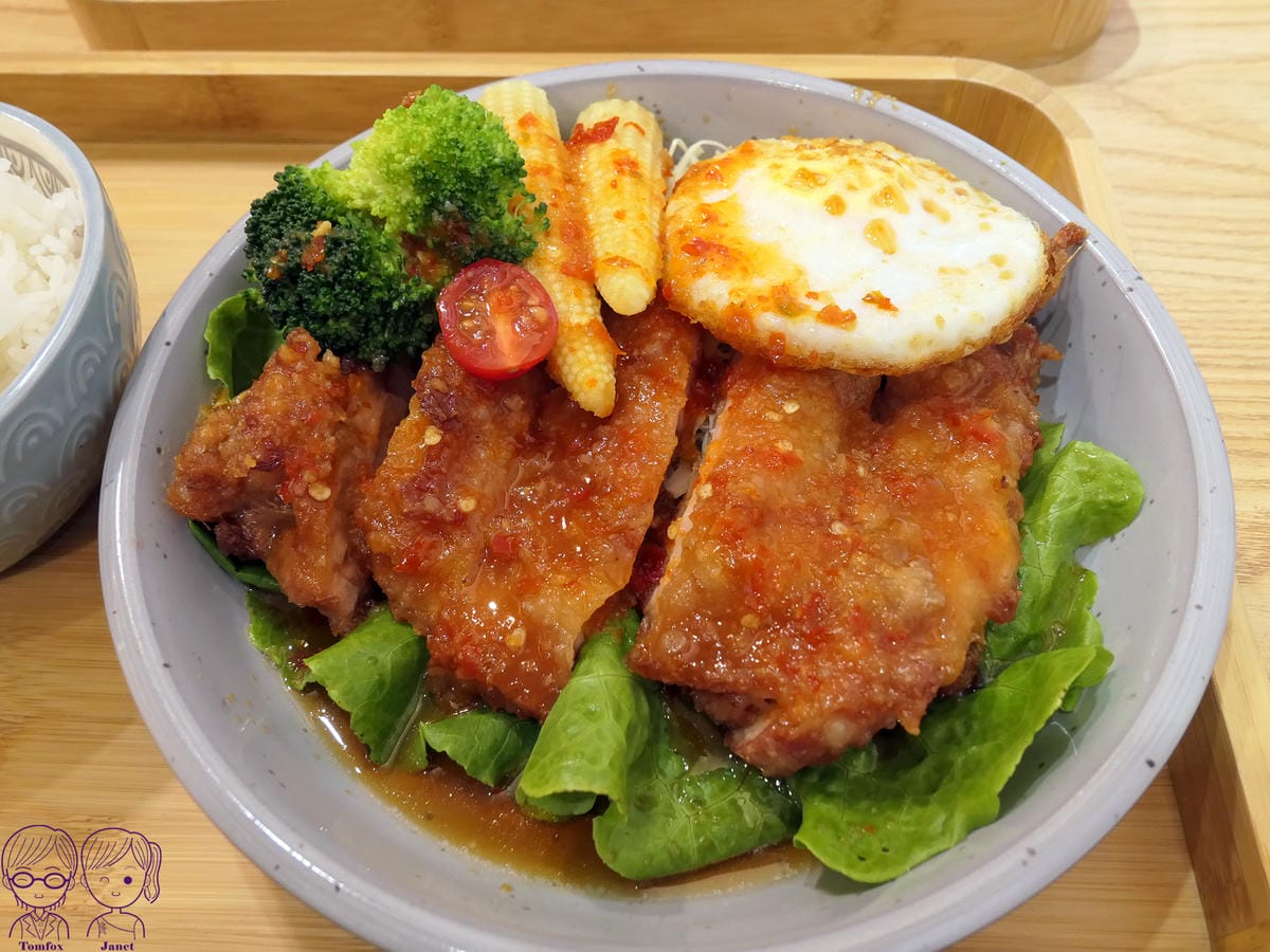 29 理越南洋餐館 酸辣雞腿飯.jpg