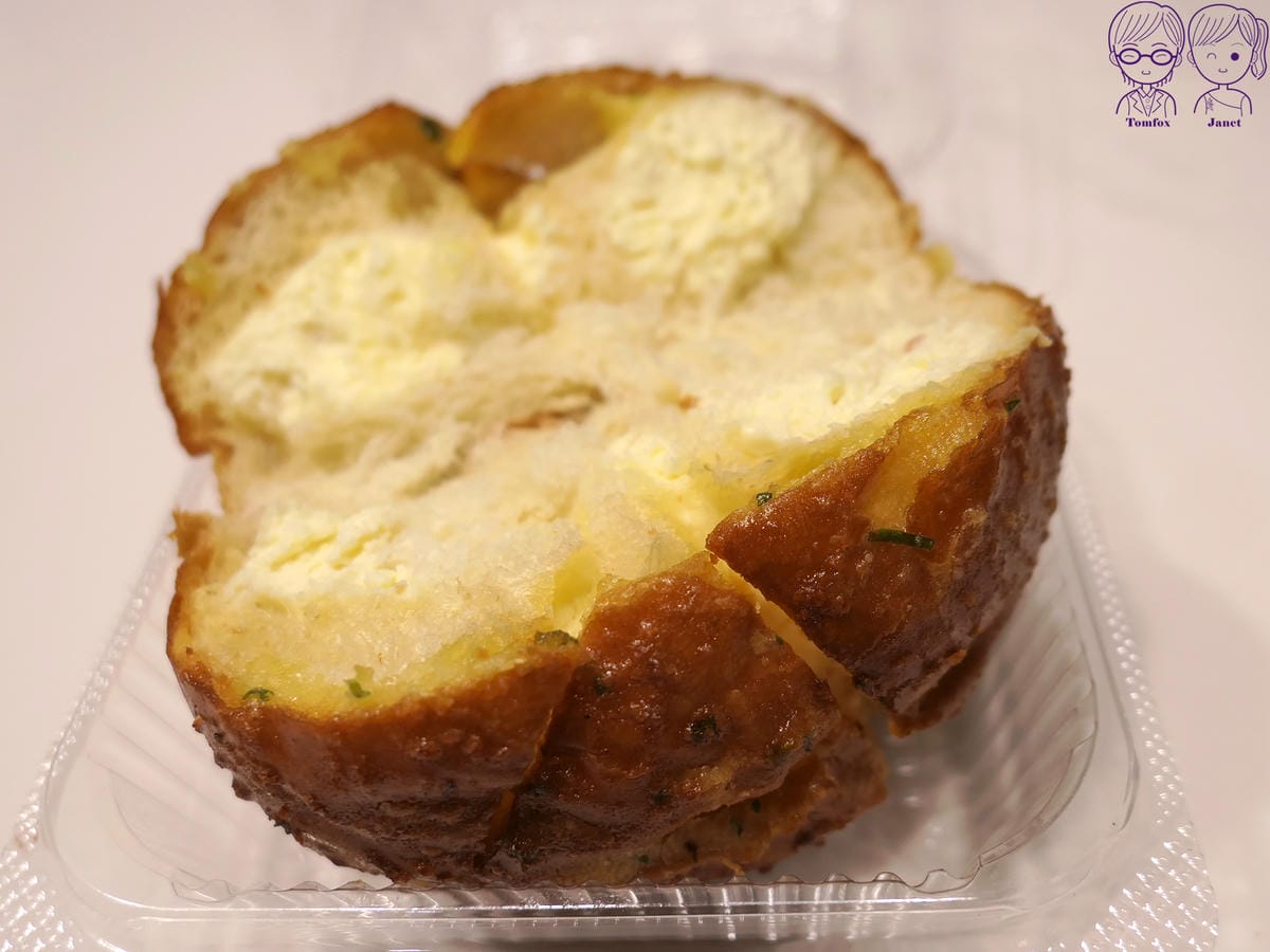 59 台灣蕃薯之丘の味 爆醬蒜蒜包.jpg
