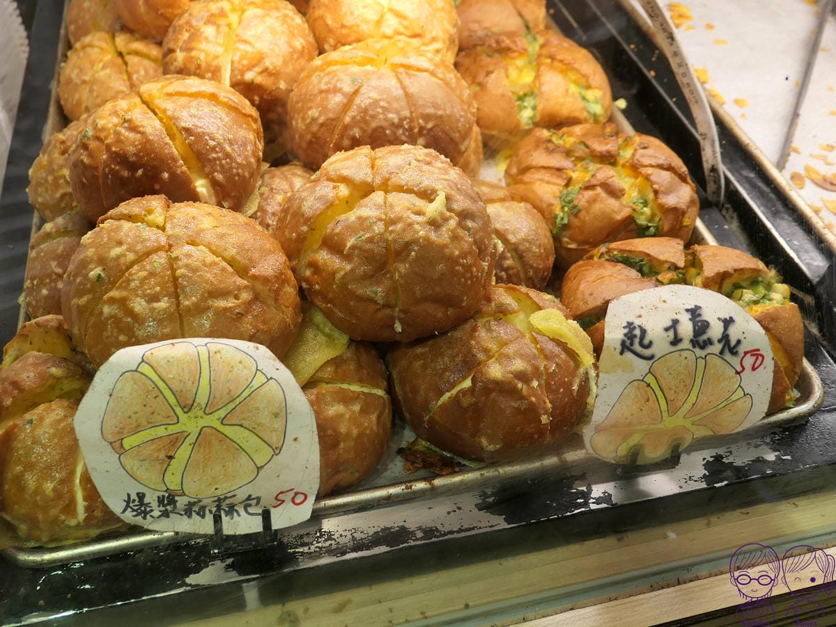 10 台灣蕃薯之丘の味 鹹麵包.jpg