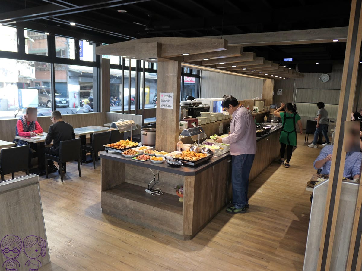 2 德堡牛排(新莊中正店) 用餐座位.jpg