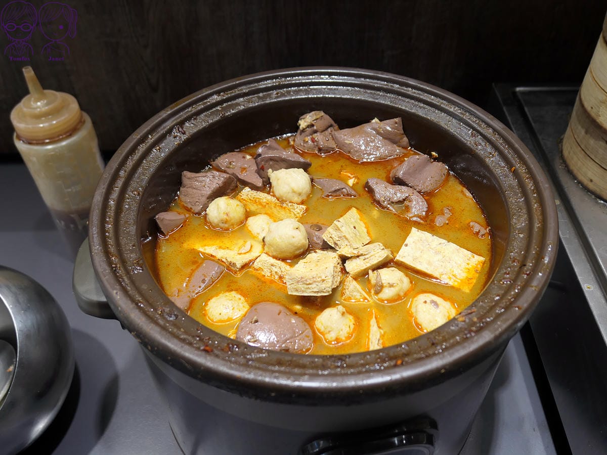 19 德堡牛排(新莊中正店) 自助吧 麻辣鴨血.jpg