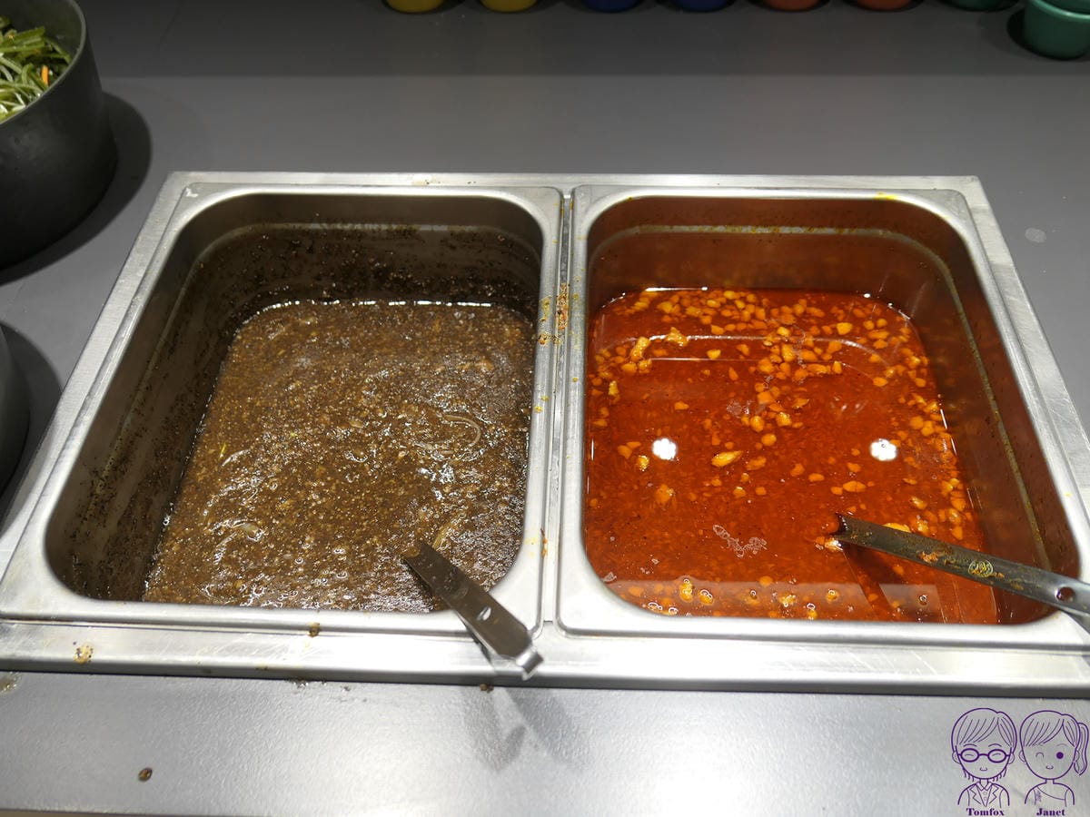41 德堡牛排(新莊中正店) 黑胡椒醬、蘑菇醬.jpg