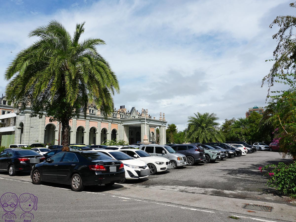 2 香格里拉冬山河渡假飯店 停車場.JPG