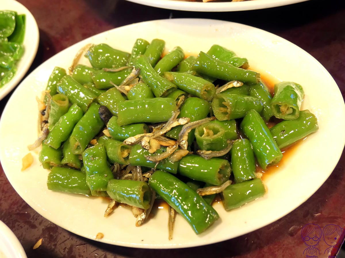 42 番割田甕缸雞 小魚乾糯米椒.jpg