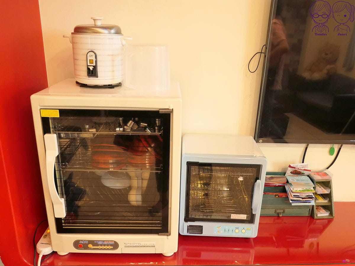 15 小蘋果民宿 一館 客廳用品.jpg 15 小蘋果民宿 一館 客廳用品.jpg