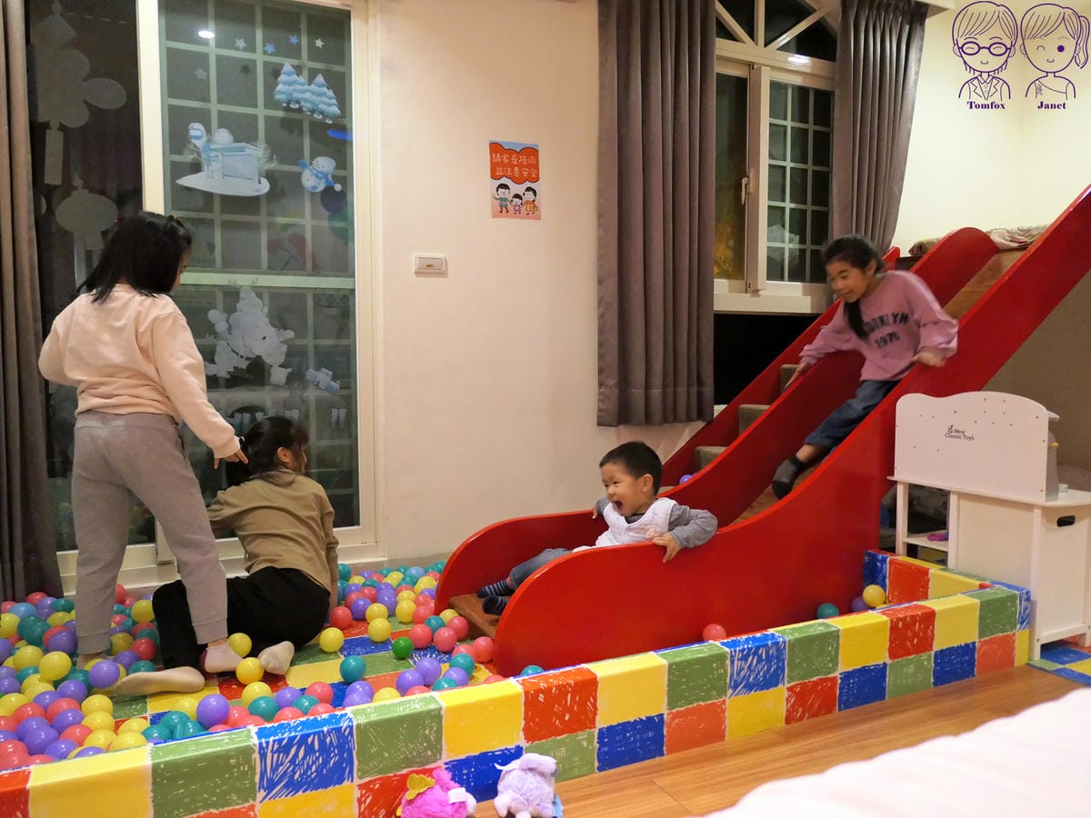 42 小蘋果民宿 一館 蘋果親子四人套房 玩.jpg 42 小蘋果民宿 一館 蘋果親子四人套房 玩.jpg