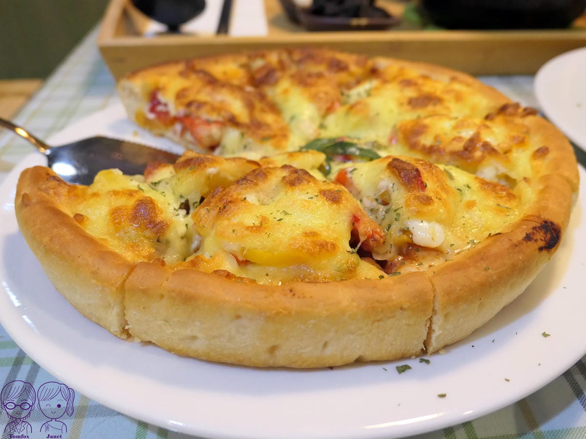 57 町固餐點坊 夏威夷蟹肉食蔬總匯手作厚切披薩.jpg