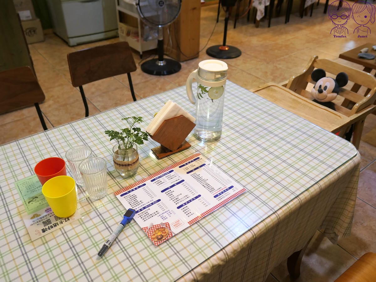 26 町固餐點坊 兒童椅.jpg