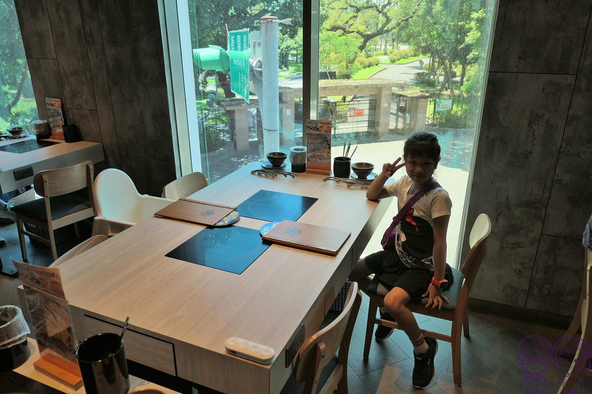 10 聚 用餐座位 窗邊.jpg 10 聚 用餐座位 窗邊.jpg