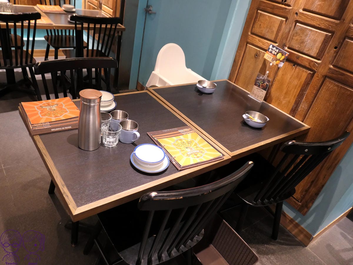 5 帕泰家 兒童椅與兒童餐具.jpg