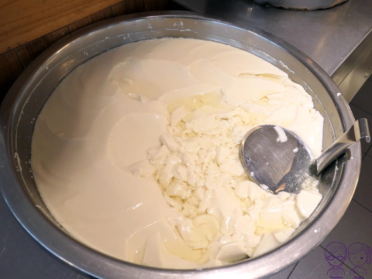 23 老皮牛肉麵頭份(尚順店) 原味豆花.jpg